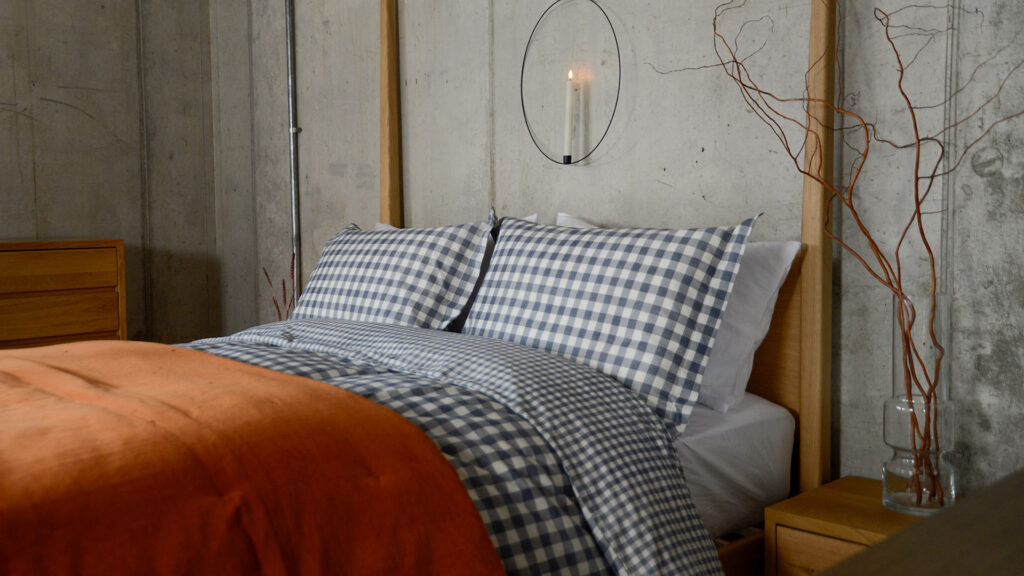 Gingham Bedding Navy Blue with Terracotta Quilt