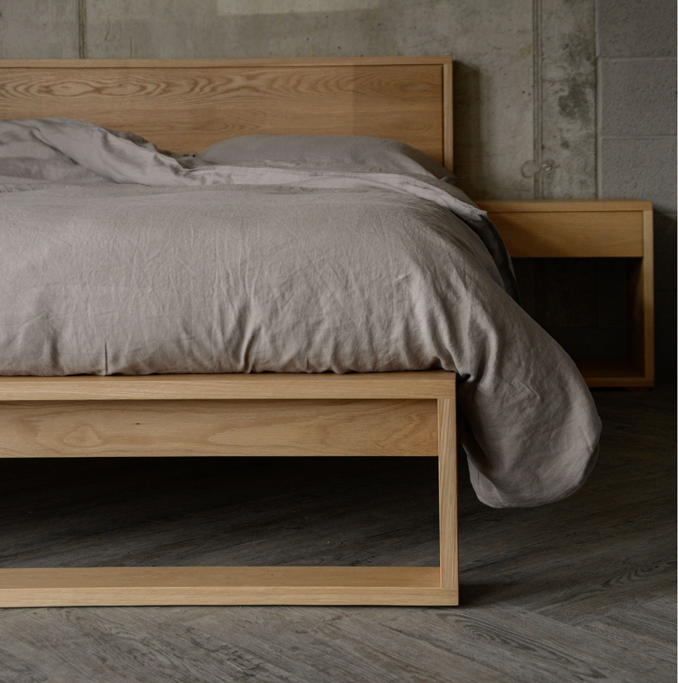 stone linen bedding on leith bed oak