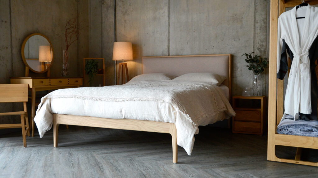 Oak Carlisle Amatheon Wisp HB full roomset