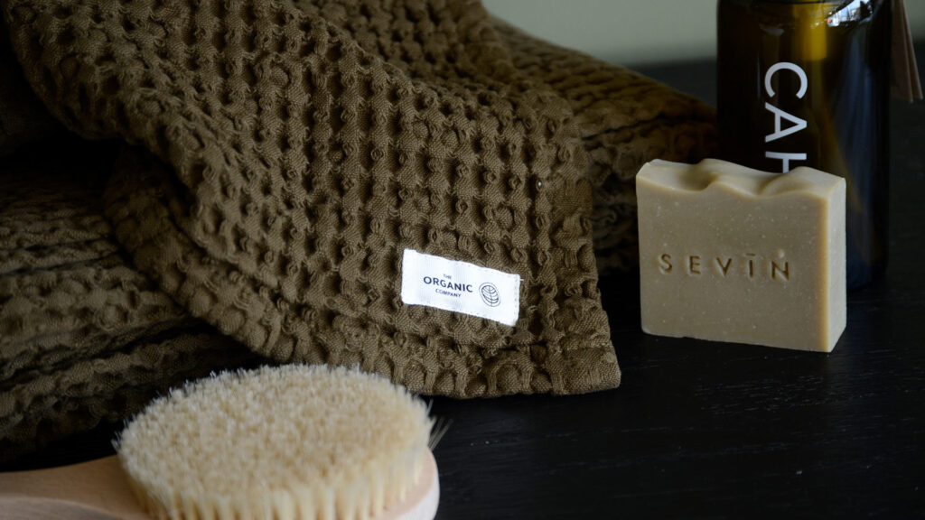 Organic Cotton Waffle Towels Bitter Chocolate Lable Detail
