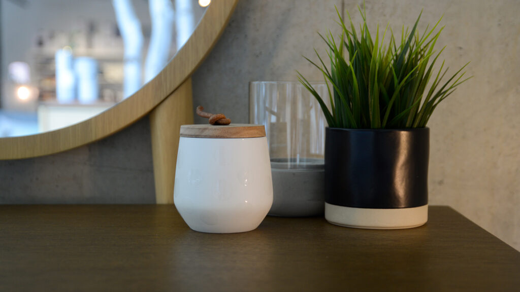 Rader Jar with Wooden Lid with Plant Candle