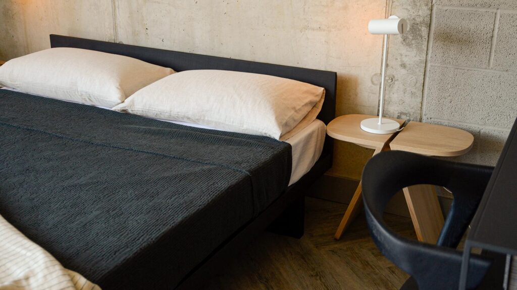 ash kyoto with headboard black oil