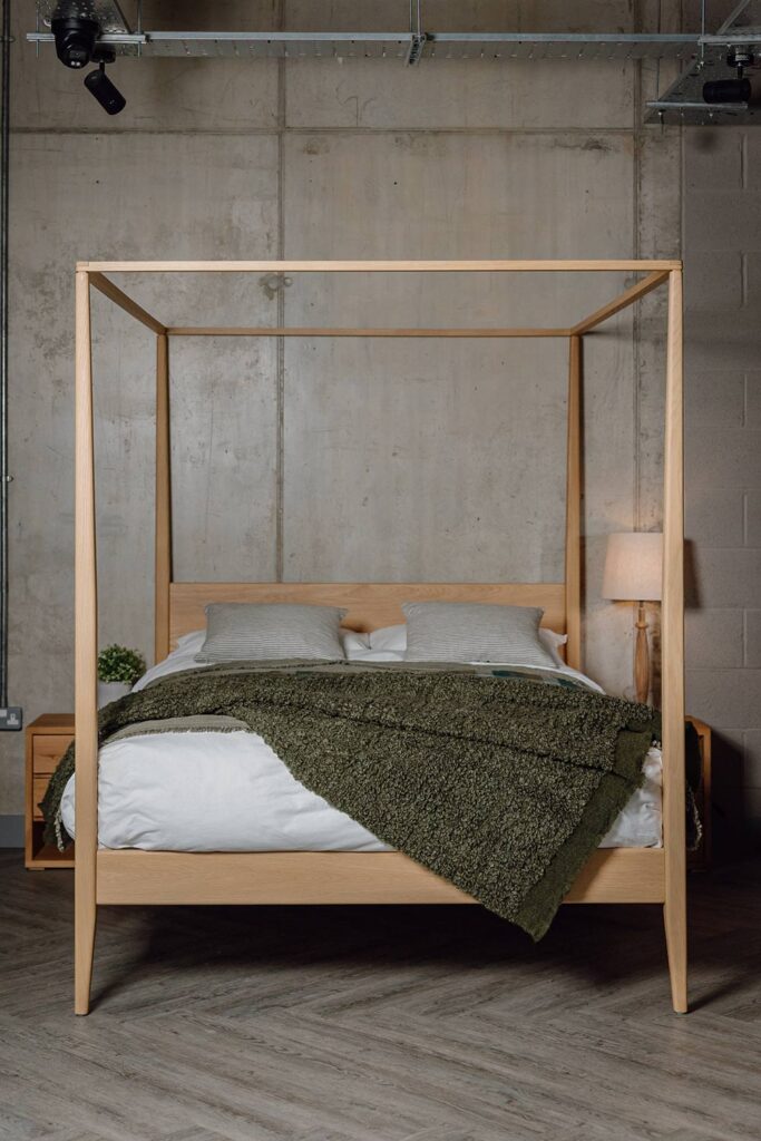 canterbury oak 4 poster bed portrait front