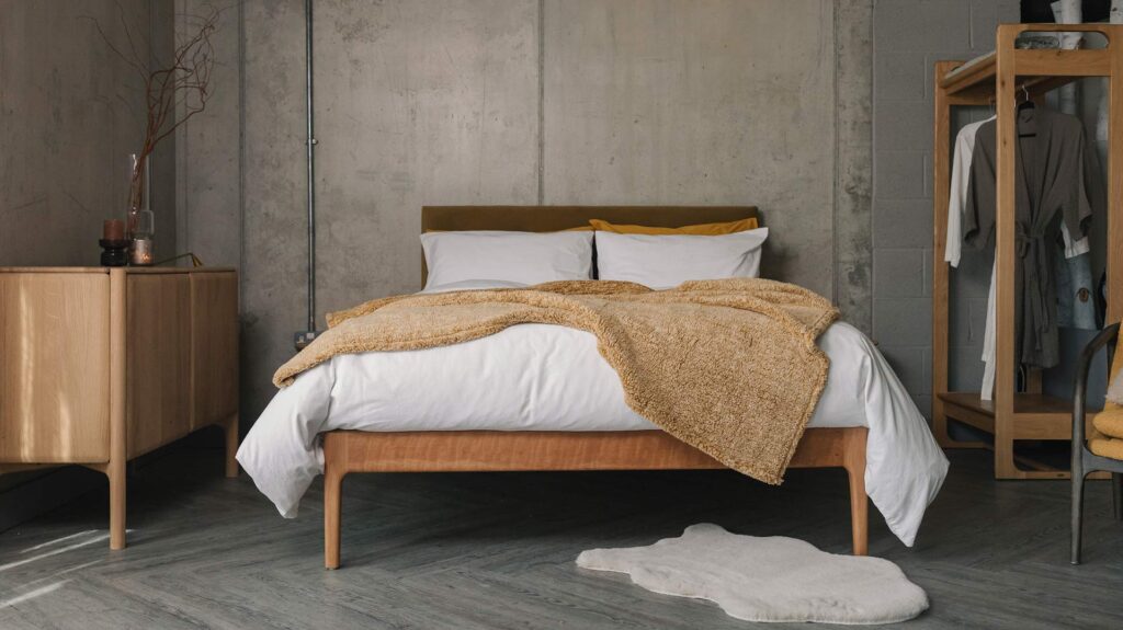 cherry bloomsbury with gold colour fleece throw