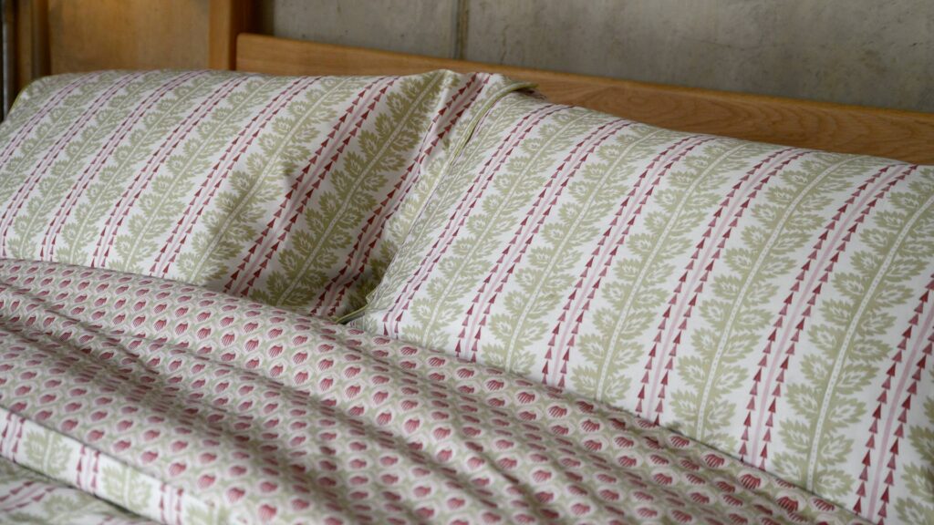 flora patterned bedding
