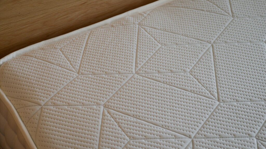 latex and springs firm mattress detail