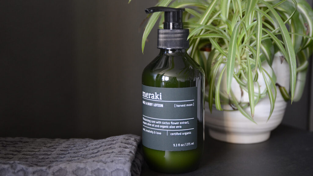 meraki body lotion with waffle hand cloth
