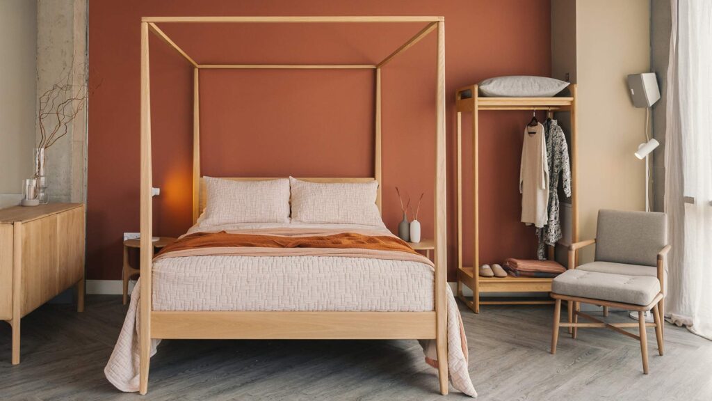 oak Canterbury miud century style 4 poster