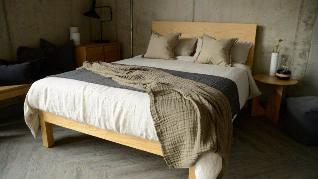 organic cotton blankets with linen bedding