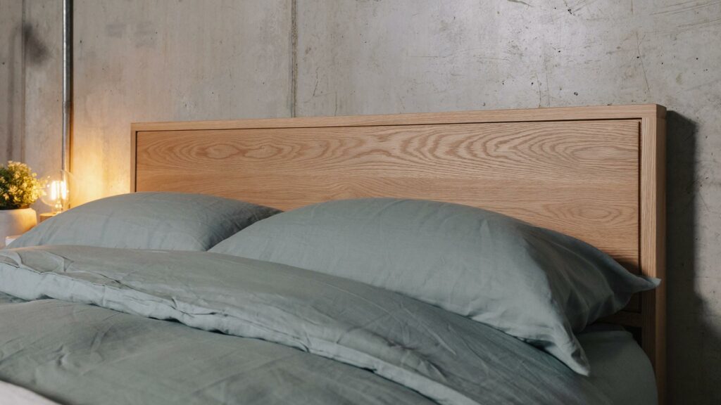 solid oak Leith bed headboard detail 1