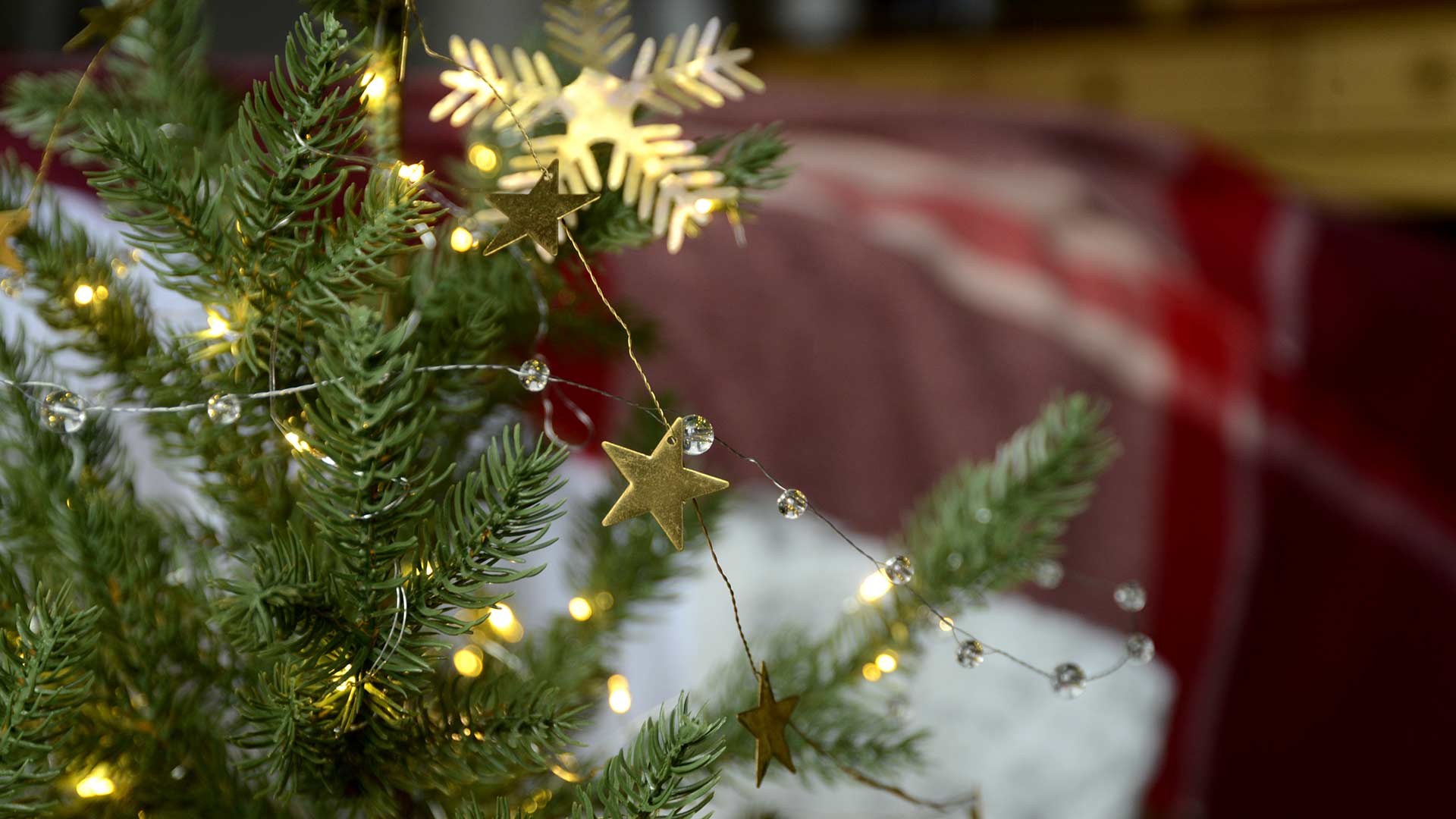 gold star Christmas decorations