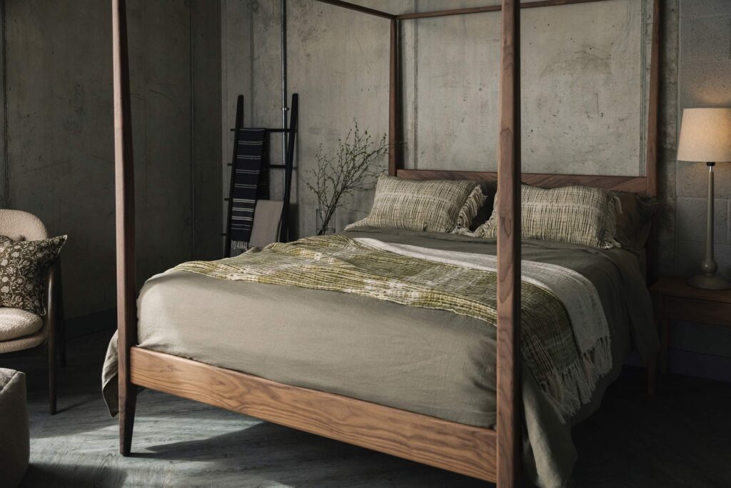 walnut Harrow 4 poster with olive bedding 1280