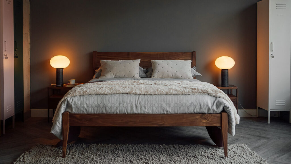 walnut cochin bed front