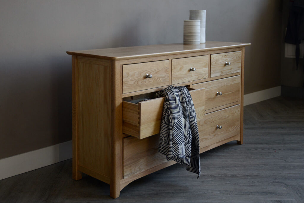 wide oak chest 1280